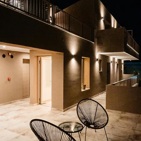 Minimalist Apartahotel 3*